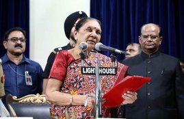 Anandiben Patel, UP Governor, Uttar Pradesh, BJP, CM, Yogi Adityanath, Officers, Narendra Modi, Government Schemes, National News, India News, National News, Hindi News