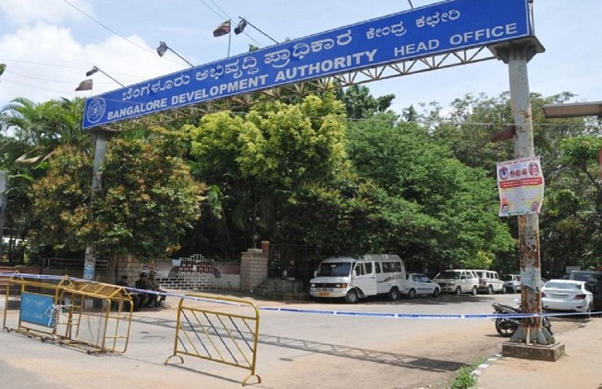 Bangalore News Live Update: बैंगलोर डेवलपमेंट अथॉरिटी (BDA) के तीन कर्मचारी निलंबित। 