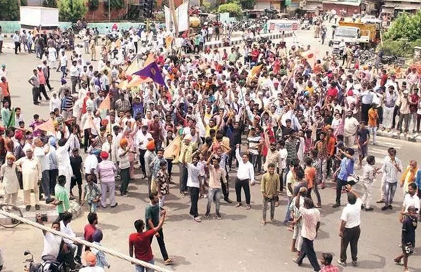 रविदास मंदिर तोड़ने के विरोध में दलितों ने दिल्ली में किया प्रदर्शन। फोटो सोर्स: इंडियन एक्सप्रेस