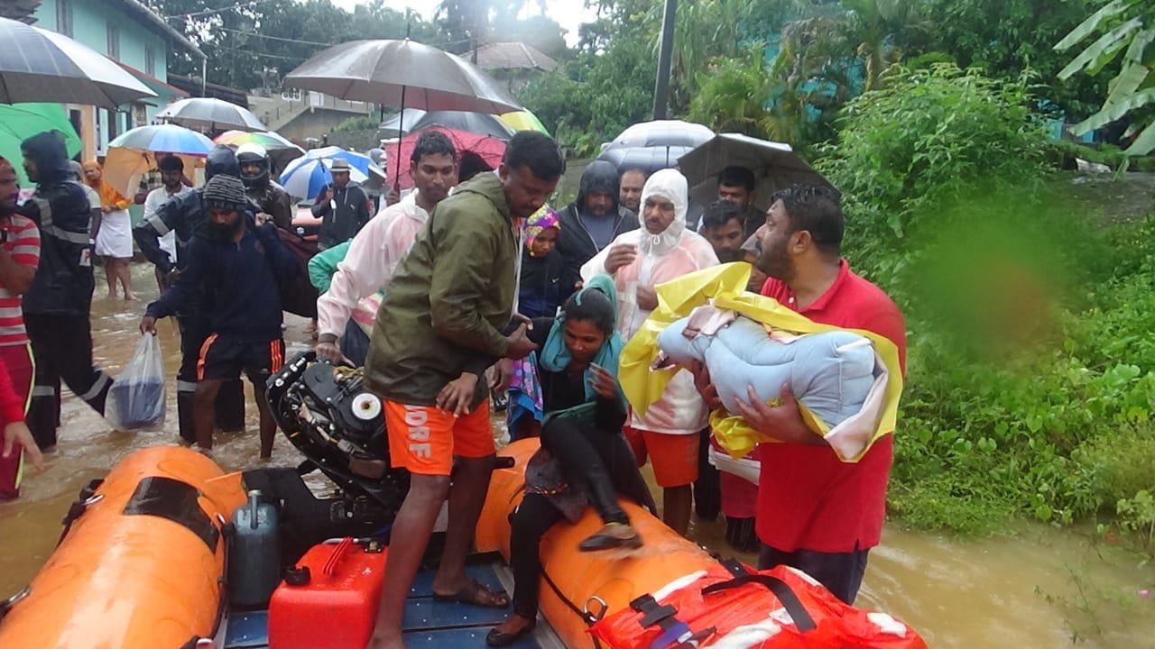 karnataka, karnataka news, karnataka floods, karnataka floods live updates, karnataka floods news, karnataka rain, karnataka rains news, karnataka rains latest news, weather, karnataka weather, bangalore news, banaglore weather, bangalore live news, karnataka rain latest news, indian amry, indian airforce, indian navy, CRPF, NDRF