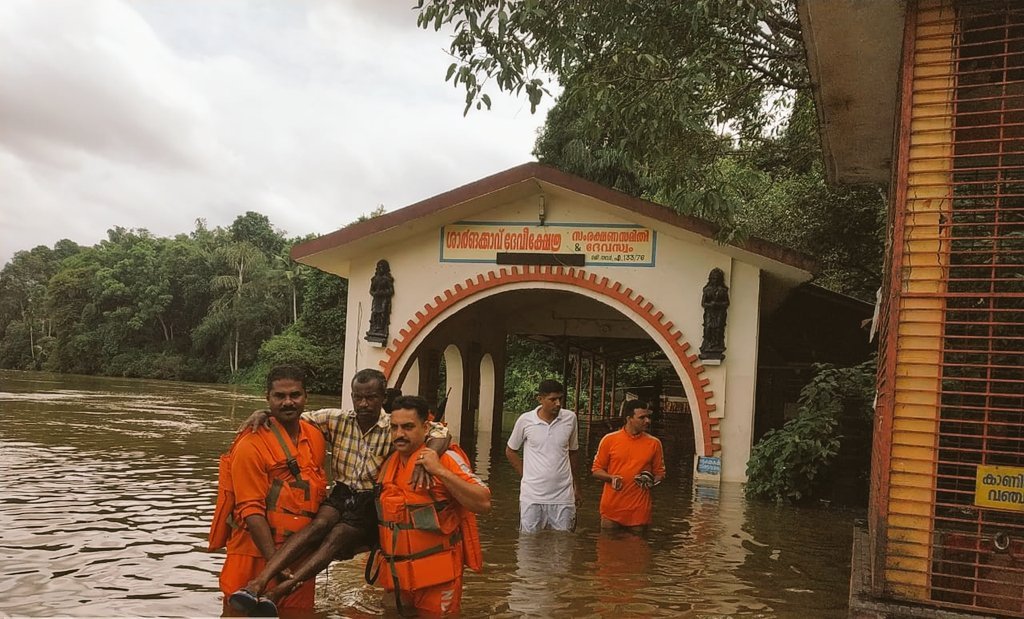karnataka, karnataka news, karnataka floods, karnataka floods live updates, karnataka floods news, karnataka rain, karnataka rains news, karnataka rains latest news, weather, karnataka weather, bangalore news, banaglore weather, bangalore live news, karnataka rain latest news, indian amry, indian airforce, indian navy, CRPF, NDRF