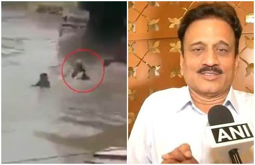 बाढ़ प्रभावित इलाके का जायजा लेने गए मंत्री को सेल्फी लेने को लेकर लोगों ने उन्हें असंवेदनशील बताया था। 