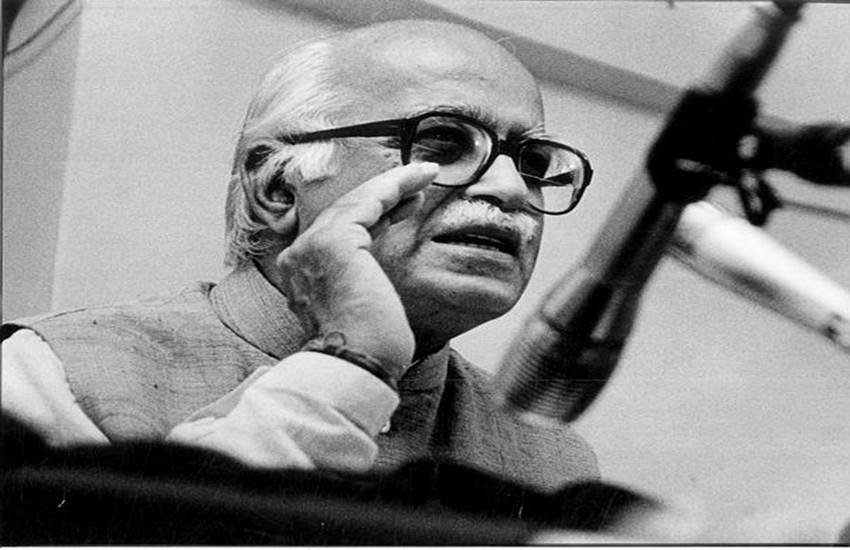 2002 में बतौर गृहमंत्री आडवाणी ने जम्मू-कश्मीर के बंटवारे का विरोध किया था। (फोटो सोर्स: एक्सप्रेस आर्काइव)