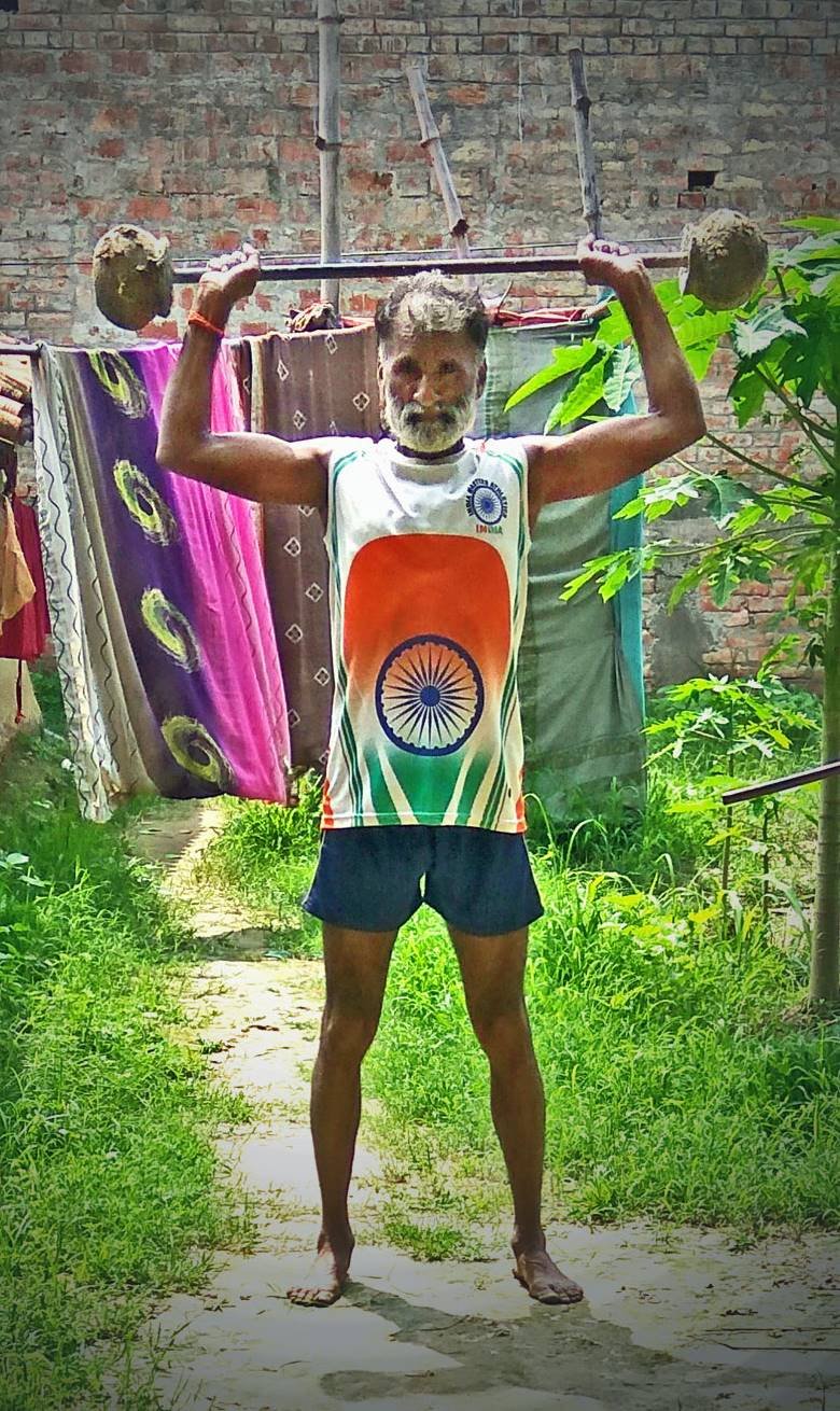 up news, story of athlete mahadev prajapati, who Return to the game at the age of 42, and win many gold medal, insprinng Stor, janstata gallery, jansatta photos, janatta sports gallery, jansatta Special gallery