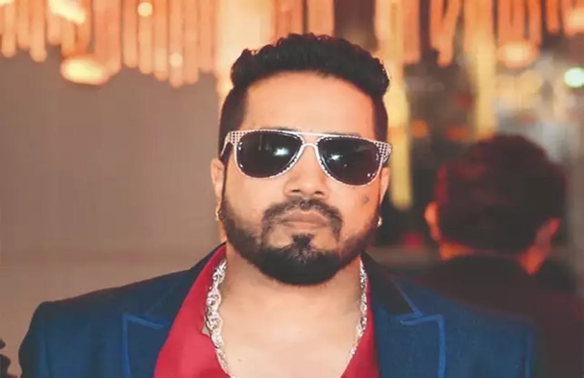 Mika Singh, Mika Singh Apologize for Concert in Pakistan, FWICE on Mika Singh, Mika Singh Ban, Singer Mika Singh, Mika Singh Concert in Pakistan, Mika Performance in Pakistani Marriage, entertainment news, Bollywood news, television news, bollywood news