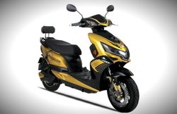 Okinawa ने इलेक्ट्रिक स्कूटरों की कीमत में 8,600 रुपये तक भारी कटौती! जानिए नई कीमतें