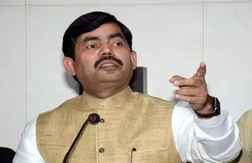 शहनवाज हुसैन ने टीवी डिबेट के दौरान राहुल गांधी पर निशाना साधा।