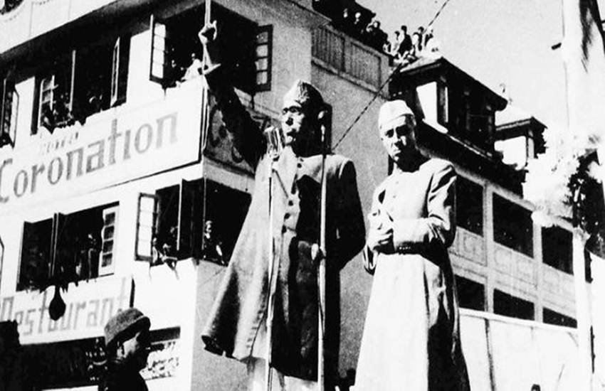 शेख अब्दुल्ला और पंडित जवाहर लाल नेहरू। (फोटो सोर्स: एक्सप्रेस आर्काइव)