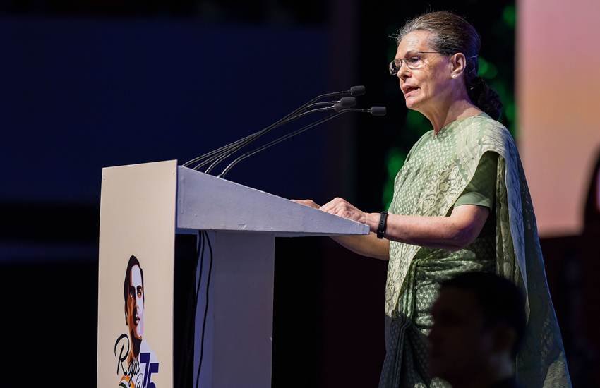 Sonia Gandhi, INC, Congress, Rajiv Gandhi, Massive Mandate, 1984, Fear, BJP, NDA, Narendra Modi, National News, Hindi News
