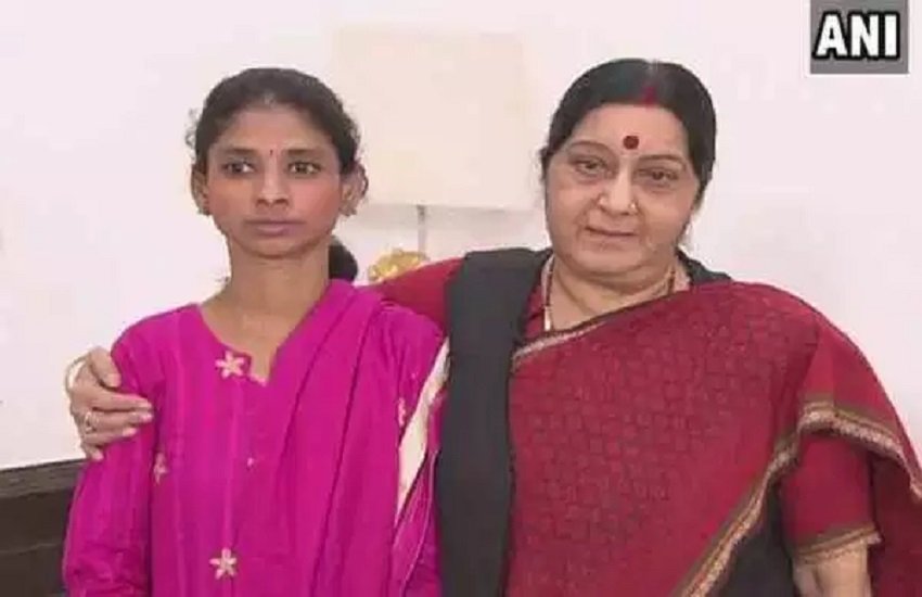 Sushma with Geeta Sushma with Geeta