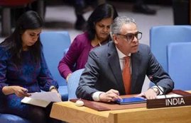 Syed Akbaruddin, Article 370, akbaruddin shakes hand with journo
