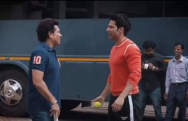 varun dhawan, Sachin tendulkar, varun dhawan sachin tendulkar gally cricket, सचिन तेंदुलकर, वरुण धवन, fit india movement, fit india movement 2019, bollywood news in hindi, cricket, national sports day, sachin tendulkar varun dhawan playing cricket, sachin tendulkar varun dhawan, bollywood news, bollywood news in hindi, entertainment news, entertainment news in hindi