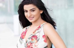 पवन सिंह पर FIR के बाद पुलिस कार्रवाई पर क्या बोलीं Akshara Singh, 5 लोगों के खिलाफ की हैं शिकायत