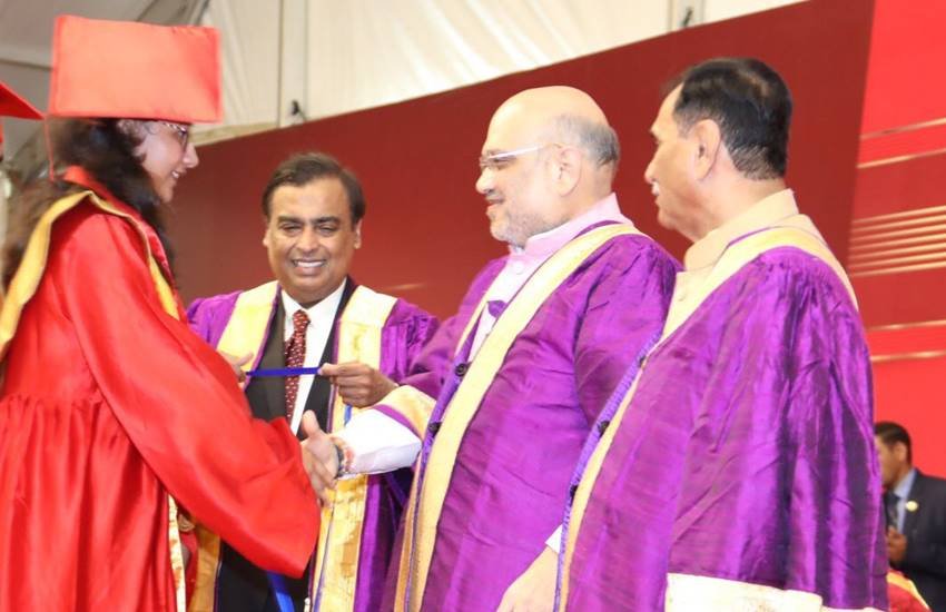 RIL, RIL chairman, Mukesh Ambani, Amit Shah, ironman of india, true Karmyogi, BJP national president, home minister, Gandhinagar MP, Gujarat, Pandit Deendayal Upadhyay Petroleum University, convocation ceremony, Gujarat CM, Vijay Rupani, india news, Hindi news, news in Hindi, latest news, today news in Hindi