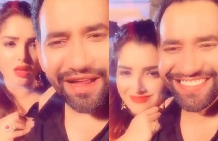 निरहुआ संग आम्रपाली दुबे। फोटो-सोशल मीडिया। 