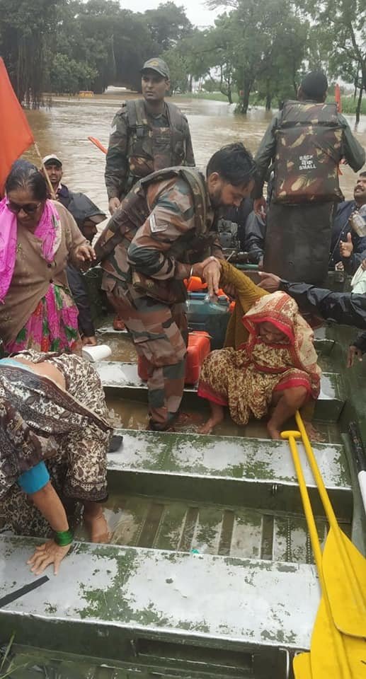 karnataka, karnataka news, karnataka floods, karnataka floods live updates, karnataka floods news, karnataka rain, karnataka rains news, karnataka rains latest news, weather, karnataka weather, bangalore news, banaglore weather, bangalore live news, karnataka rain latest news, indian amry, indian airforce, indian navy, CRPF, NDRF