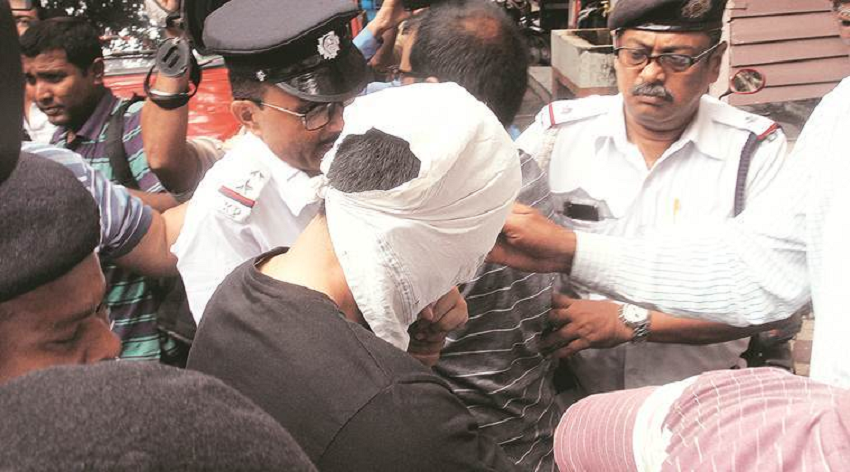 शुक्रवार (16 अगस्त) को हुई दुर्घटना के मामले में सीसीटीवी फुटेज खंगाली गई। इसमें पता चला है कि कार ने दुर्घटना से पहले रसेल स्ट्रीट, मिडलटन स्ट्रीट, जवाहरलाल नेहरू रोड और थियेटर रोड पर भी रेड सिग्नल की अनदेखी की थी। pic. credit- indian express
