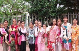 Rhiannon Donaldson, Uplift project, used bras, donated bras, supporting women, Liz Baker, 2005, Empowering women, world news, Hindi news, news in Hindi, latest news, today news in Hindi