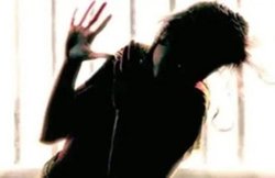 रक्षाबंधन पर 100 रुपए का कपड़ा खरीद लिया, भाई ने फोड़ दी बहन की आंख