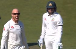 VIDEO: जैक लीच की इस गेंद ने दिलाई शेन वार्न की याद, बल्लेबाज भी रह गया हैरान