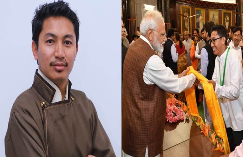 लद्दाख से भारतीय जनता पार्टी के सांसद जामयांग सेरिंग नामग्याल (Jamyang Tsering Namgyal) ने धारा 370 के खात्मे के बाद लोकसभा में जो स्पीच दी वो काफी चर्चित हुई। खुद पीएम नरेंद्र मोदी ने भी लोगों से एक बार उनकी ये स्पीच सुनने की अपील की थी। अपनी उस स्पीच के चलते मीडिया से लेकर सोशल मीडिया तक में छा गए जामयांग सेरिंग नामग्याल। जामयांग सेरिंग नामग्याल महज 34 साल के हैं और देश के सबसे बड़े लोकसभा क्षेत्र लद्दाख से चुनकर पहली बार संसद पहुंचे हैं। (All Pics: Jamyang Tsering Namgyal/Facebook)