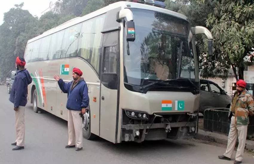 370 के हटने के बाद पाक ने रोकी समझौता एक्सप्रेस लेकिन दिल्ली से लाहौर जाने वाली इस का सफर है जारी