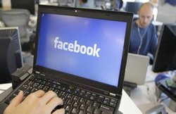 Facebook पर हुआ प्यार, समलैंगिक शादी के लिए घर से भाग गईं 2 लड़कियां