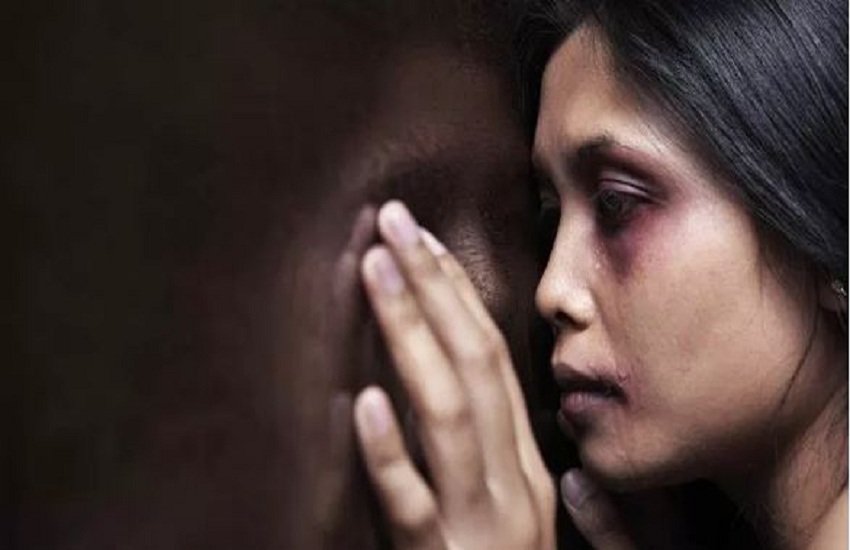RapAssam woman, stripped, beaten, belts, private parts, inside police station, Gurgaon, lockup, Haryana, police, departmental inquiry, DLF Phase 1 Station, gurugram police, wound her private parts, gurugram news, gurgaon news, gurgaon police station, gurgaon assam woman stripped, jansatta news e, honor killimg, domestic violence, delhi police data