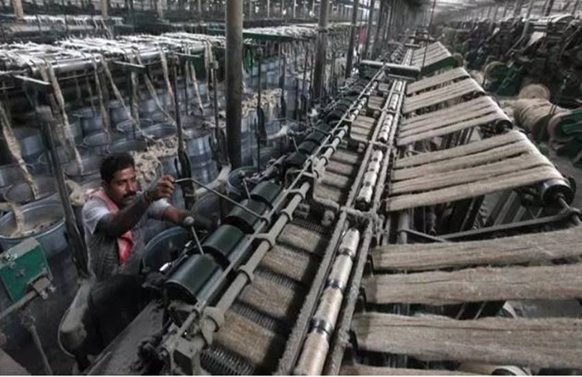 Jharkhand, industrialists, Chief minister, Raghuvar Das, Ranchi, FJCCI, Deepak Maroo, small sector industries, single-window system, business clearances, poor policies of the government