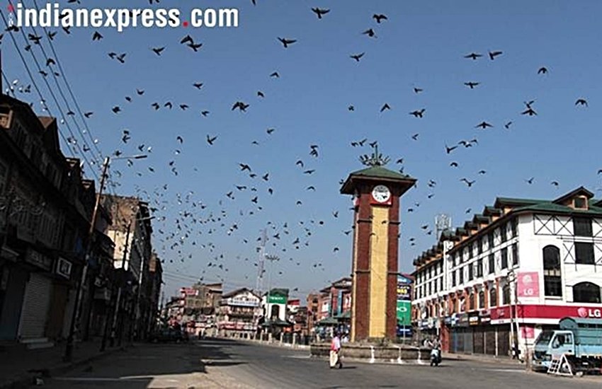 कश्मीर की एक तस्वीर। फोटो सोर्स: इंडियन एक्सप्रेस