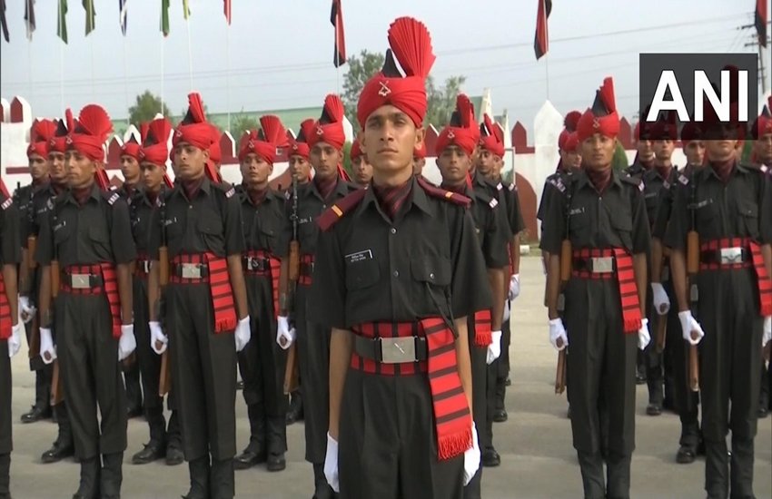 Jammu Kashmir, J&K, indian army, article 370, article 35A, army, aurangjeb, Light Infantry Regimental