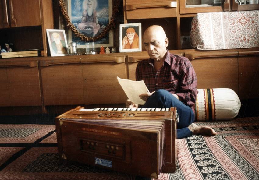 khayyam, khayyam dead, khayyam dies, khayam death, khayyam music, khayyam bollywood, khayyam songs