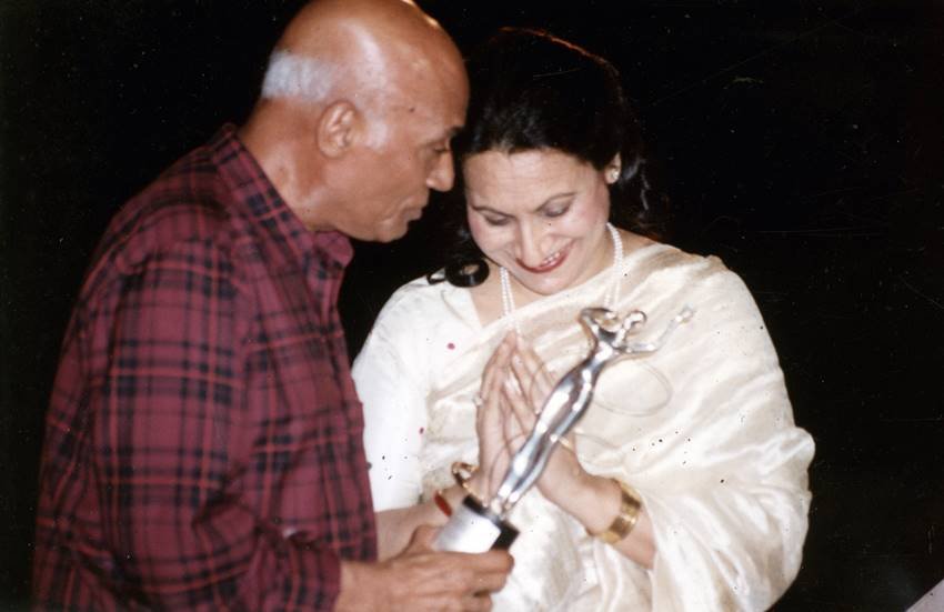 khayyam, khayyam dead, khayyam dies, khayam death, khayyam music, khayyam bollywood, khayyam songs