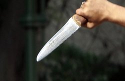 दहेज के विवाद में दामाद ने सास का काटा नाक, समधी ने चलाया कान पर चाकू