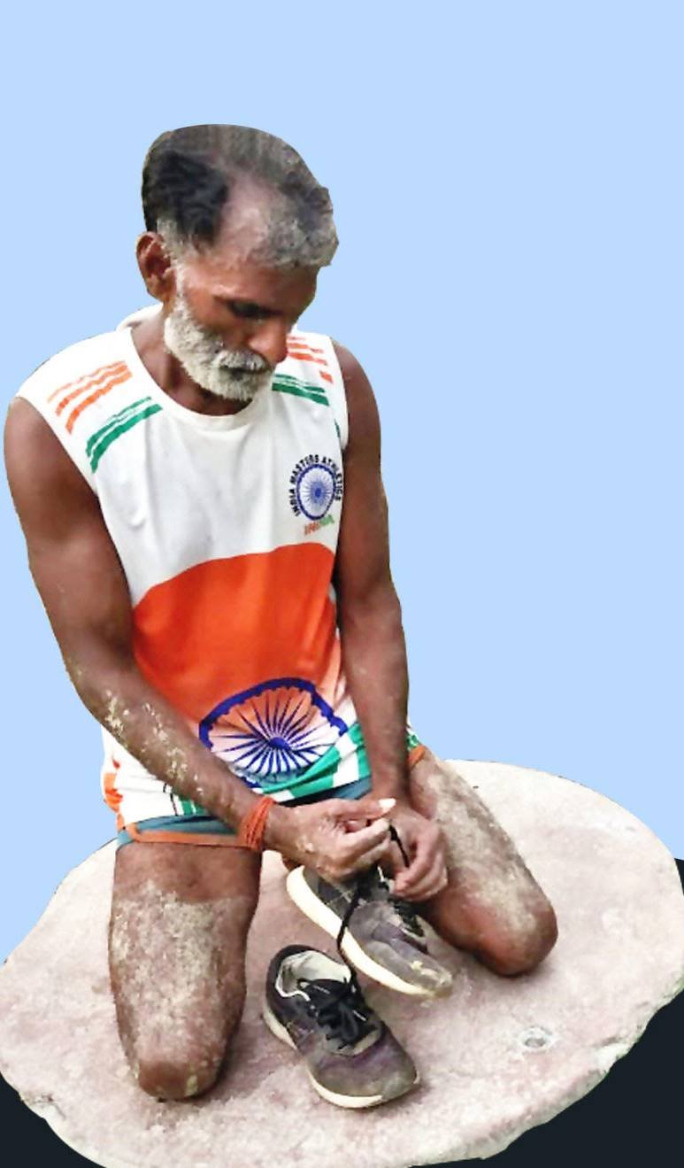 up news, story of athlete mahadev prajapati, who Return to the game at the age of 42, and win many gold medal, insprinng Stor, janstata gallery, jansatta photos, janatta sports gallery, jansatta Special gallery