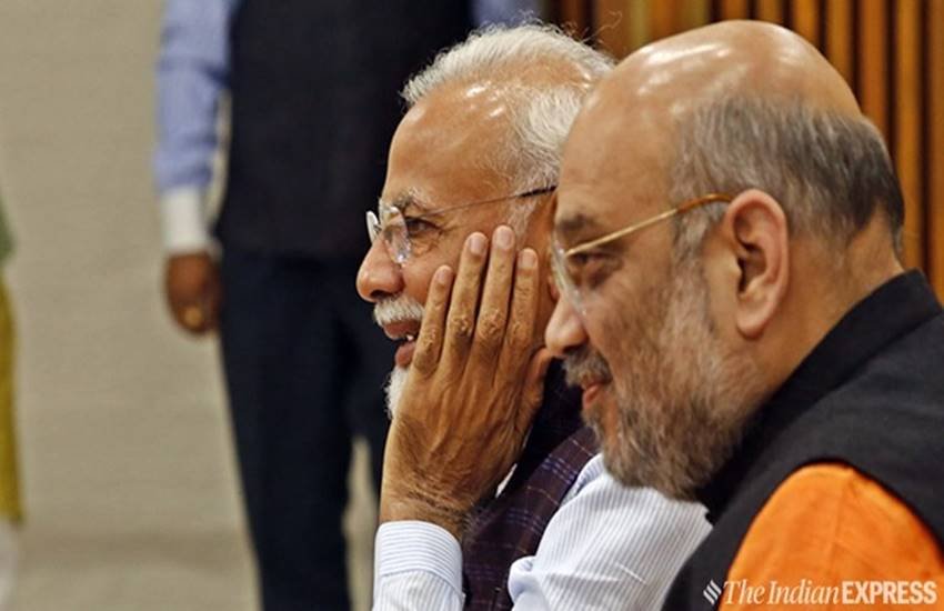 कश्मीर के विशेष दर्जे को लेकर अपने फैसले से सरकार ने सधे अंदाज में विपक्ष में सेंध लगाने में कामयाबी हासिल की है। राज्यसभा में बहस और मतदान के दौरान विपक्षी खेमे में खड़े कई प्रमुख दल इस मुद्दे पर सरकार के साथ हो गए।