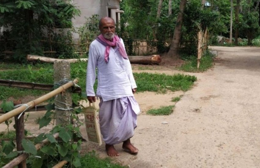 खेत्रमोहन मिश्रा ने सरकार के नाम की अपनी संपत्ति 
फोटो सोर्स- एएनआई 