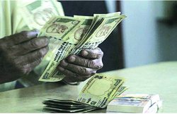 500, 1000 के पुराने नोट को विदेश से भेज बदल लेते थे, करोड़ों रुपए के साथ पकड़े गए 6 शातिर