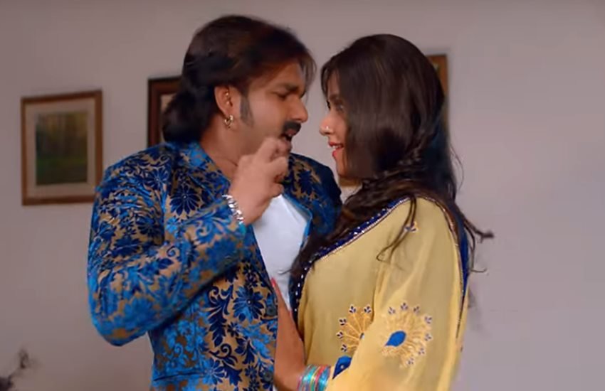 पवन सिंह-काजल राघवानी। फोटो सोर्स- वीडियो स्नैप शॉट।