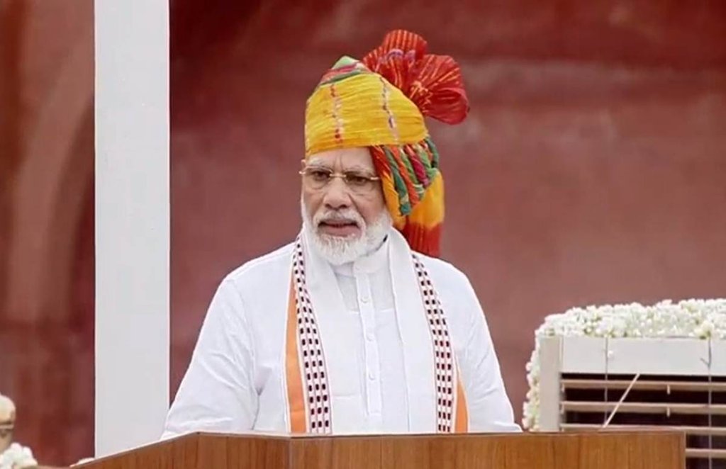 Independence Day 2019 : लालकिले से देश को संबोधित करते पीएम मोदी। (ani image)