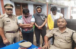 UP: बेरोजगारों को कमाई का झांसा दे Aadhar-PAN से यूं करते थे ठगी, यूं हुआ बुलेट-स्कूटी की Financing में फर्जीवाड़े का खुलासा