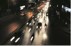 Road Rage: सिग्नल पर पास नहीं दिया, बदमाशों ने दांत से काट अलग कर दी कार चालक की ऊंगली