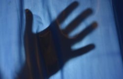 चलती ट्रेन के टॉयलेट में तिहाड़ की महिला कैदी से रेप, DAP के पुलिसकर्मी पर लगाया आरोप