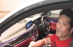 गैरेज में अपने आप पार्क हो गई सचिन की कार, सोशल मीडिया पर मास्टर ब्लास्टर ने शेयर किया वीडियो