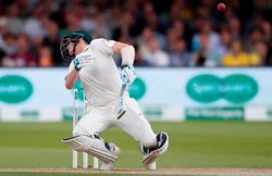 VIDEO: स्टीव स्मिथ की गर्दन पर लगी जोफ्रा आर्चर की बाउंसर, कुछ देर बाद फिर करने लौटे बल्लेबाजी