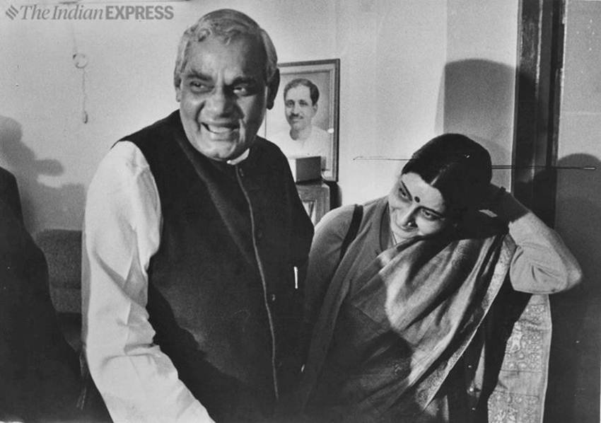 1996 में अटल बिहारी वाजपेयी की 13 दिन की सरकार में सूचना प्रसारण मंत्री रहते हुए सुषमा स्वराज ने लोक सभा की बहसों के लाइव टेलीकास्ट करवाने का फैसला लिया था।
