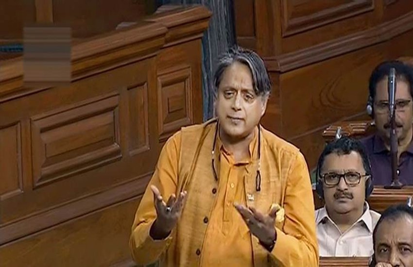 जयराम रमेश, अभिषेक मनु सिंघवी के बाद शशि थरूर भी पीएम मोदी की तारीफ कर चुके हैं। (फाइल फोटो- पीटीआई)