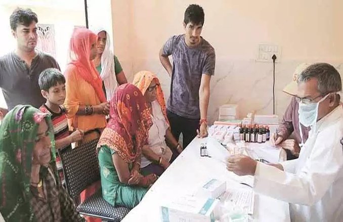 राजनीतिः इलाज को तरसते गांव