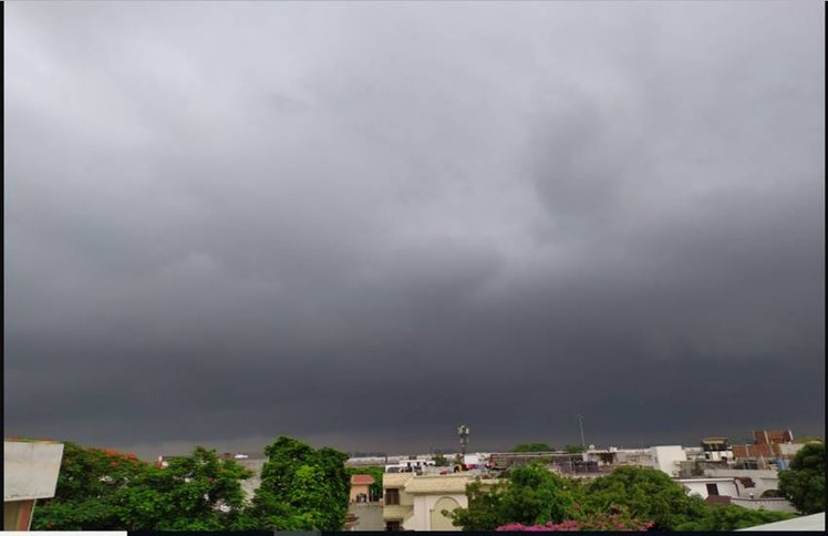 Weather Report: ओडिशा, मुंबई और राजस्थान में भारी बारिश का अनुमान, वडोदरा में अब तक 6 की मौत