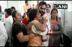 UP: सहारनपुर में शराब माफिया ने पत्रकार और उसके भाई को घर में घुसकर गोलियां से भून डाला, कूड़ा उठाने की बात पर हुई थी लड़ाई